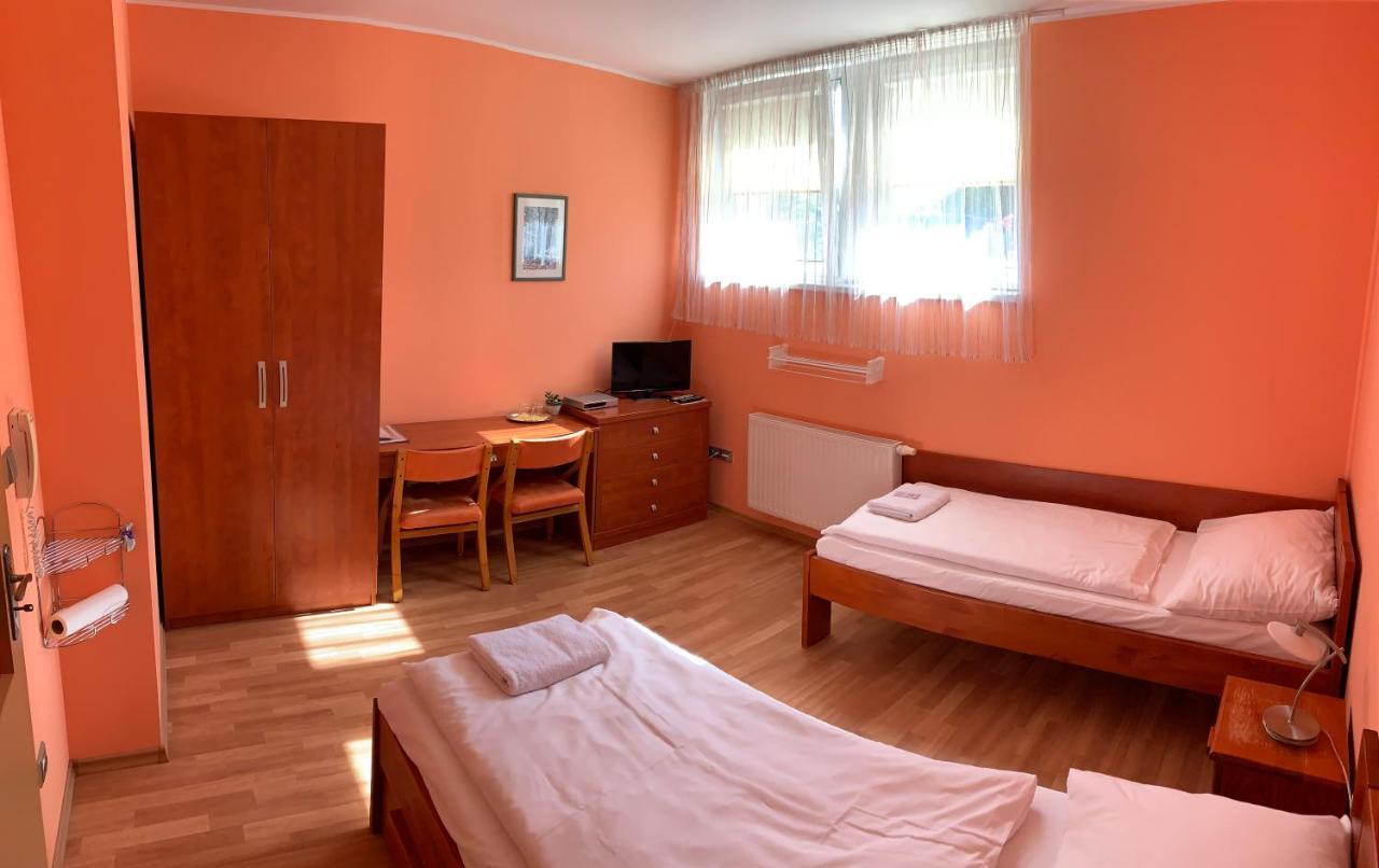 Penzion U Splavu Breclav Luaran gambar