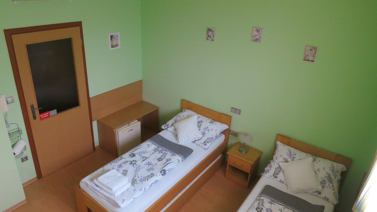 Penzion U Splavu Breclav Luaran gambar