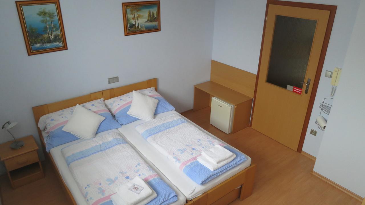 Penzion U Splavu Breclav Luaran gambar